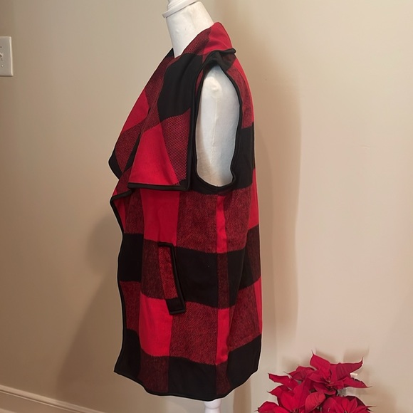 Buffalo plaid open-front vest - Picture 6 of 14